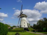De prachtige witte Molen 'de Hoop' in Elden, bij Arnhem.