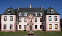 Het slotkasteel van Waisenhaus in Bitburg, Duitsland.