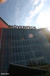 De gevel van Hotel Mövenpick