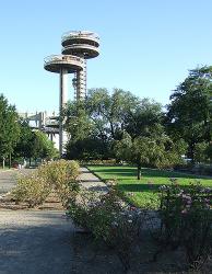 Het State Pavilion in Flushing Meadows, waar onder andere de film Men in Black werd opgenomen.