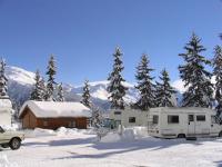 Ook in de winter is Camping La Forêt prachtig in de sneeuw.