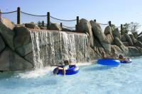 Wildwatervaren op een luchtkussen of een bootje in Resort Darien Lake.