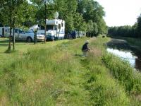 Vissen in de naastgelegen beek.
Werp je hengel uit vanaf je campeerplaats en drink ondertussen samen met partner een kopje koffie.
